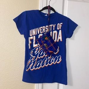 Gators t-shirt and small purse